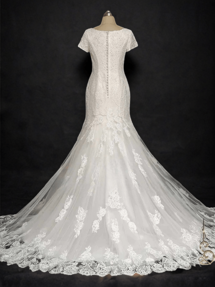 Graceful Elegance: Modest Mermaid Lace Wedding Dress with Short Sleeves - WonderlandByLilian