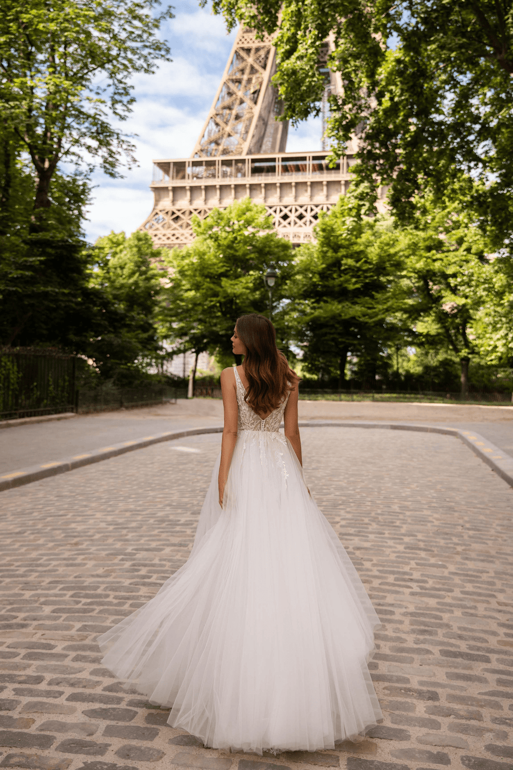 Ivory Aline Ball Gown Wedding Dress - Wedding Dress with Tulle - Floral Applique Dress Plus Size - WonderlandByLilian