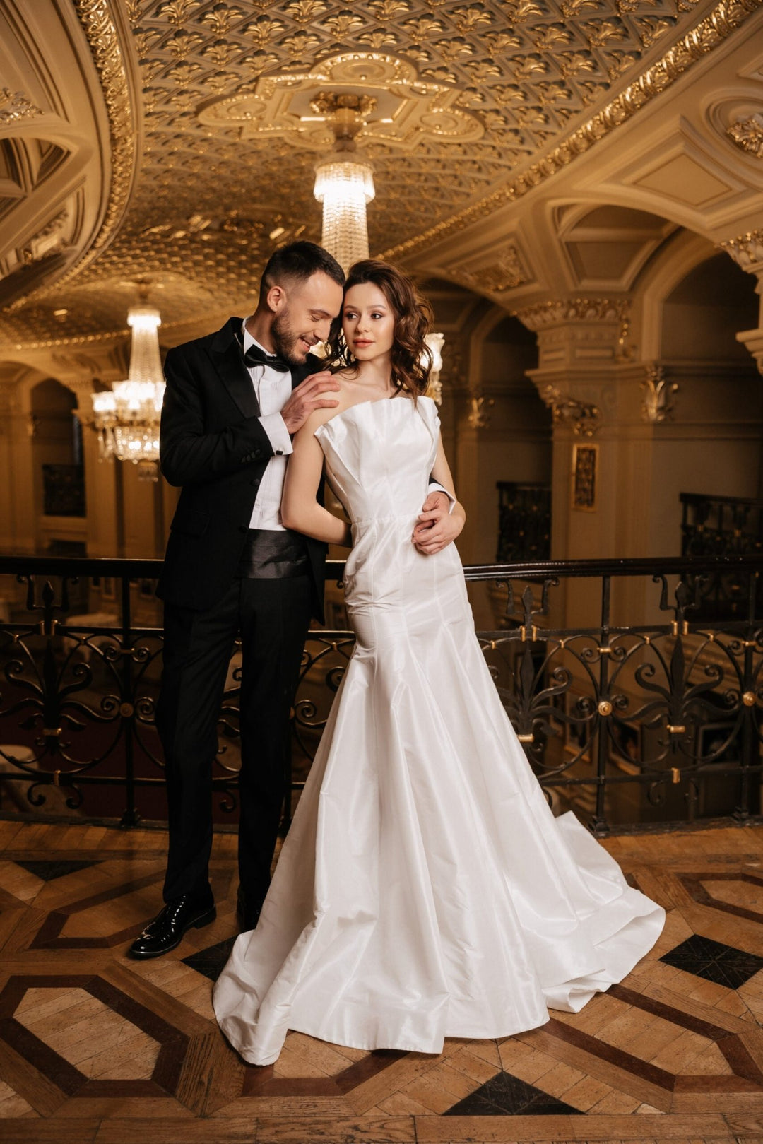Ivory Mermaid Wedding Dress with Sleeveless – Fit Flare Wedding Dress with Satin Plus Size – SUSAN - WonderlandByLilian