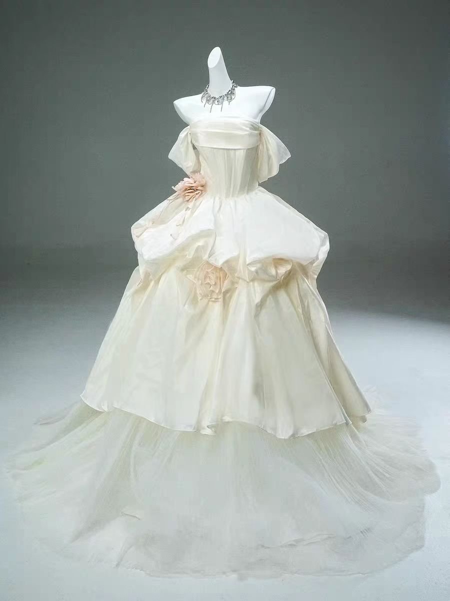 Ivory White Satin and Tulle Vintage Ball Gown Evening Dress Wedding Dress Ivory White Satin and Tulle Vintage Ball Gown Evening Dress Wedding Dress