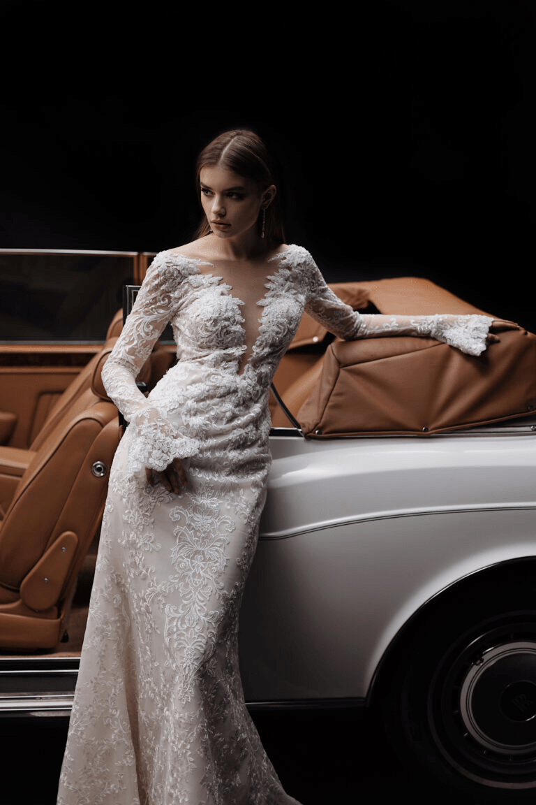 Ivory Tulle Mermaid Wedding Gown with Deep V-Neck and Long Sleeves Plus Size - Plus Size - ANNABELLE Size 14 Ivory Tulle Mermaid Wedding Gown with Deep V-Neck and Long Sleeves Plus Size - Plus Size - ANNABELLE Size 14