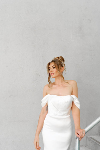 Multi-Look Bridal short and simple wedding dress with Detachable Sleeves - Luxury Silky Satin Plus Size - ELLE - WonderlandByLilian