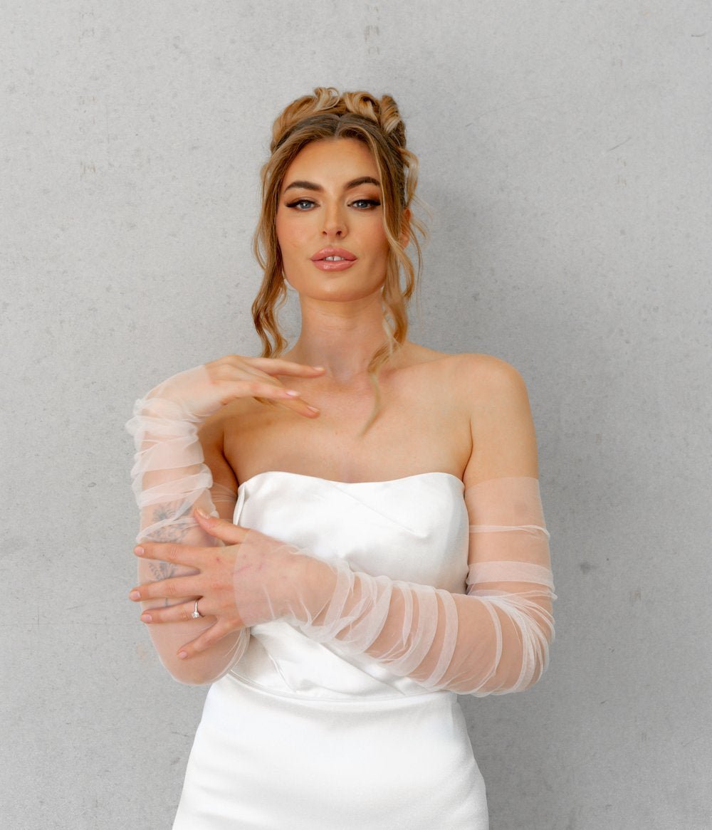 Multi-Look Bridal short and simple wedding dress with Detachable Sleeves - Luxury Silky Satin Plus Size - ELLE - WonderlandByLilian