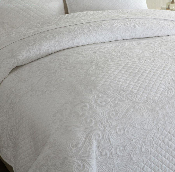 Neve White Bedspread (100% Cotton) - WonderlandByLilian