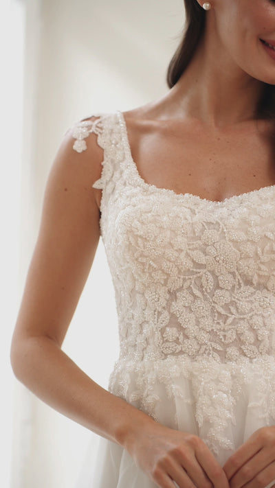 Romantic A-Line Lace Square Neck Sleeveless Wedding Dress Plus Size