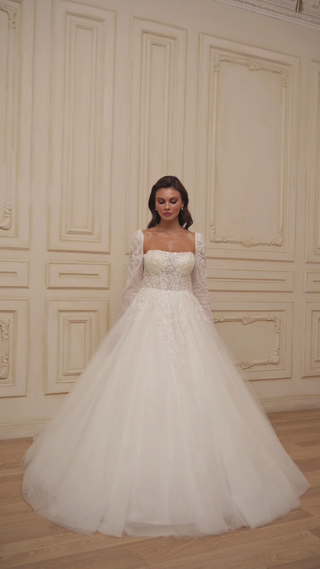 Elegant Ball Gown Wedding Dress with Lace Appliqués and Sweetheart Neckline Plus Size