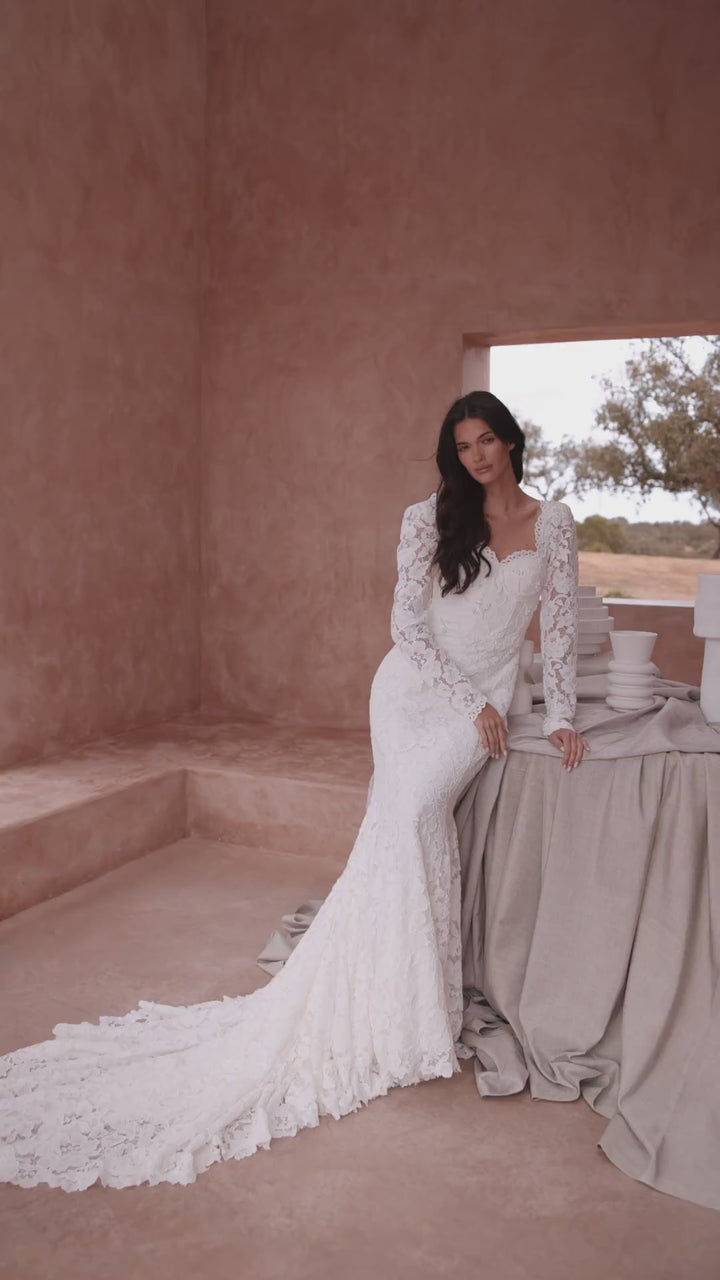 Long Sleeve Lace Mermaid Wedding Dress with Sweetheart Corset Bodice – Ivory