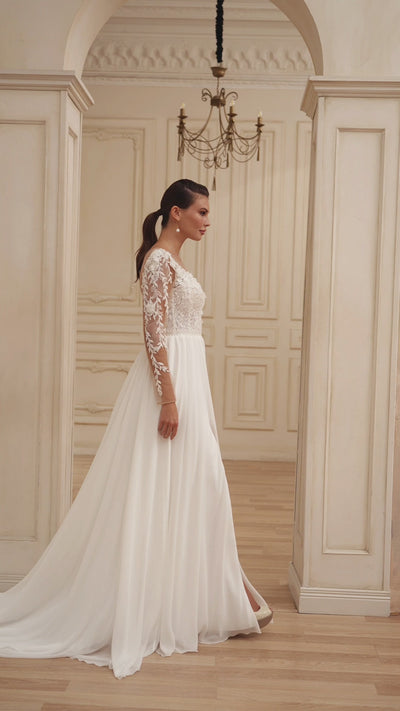Elegant Lace Applique A-Line Wedding Dress with High-Leg Slit Plus Size