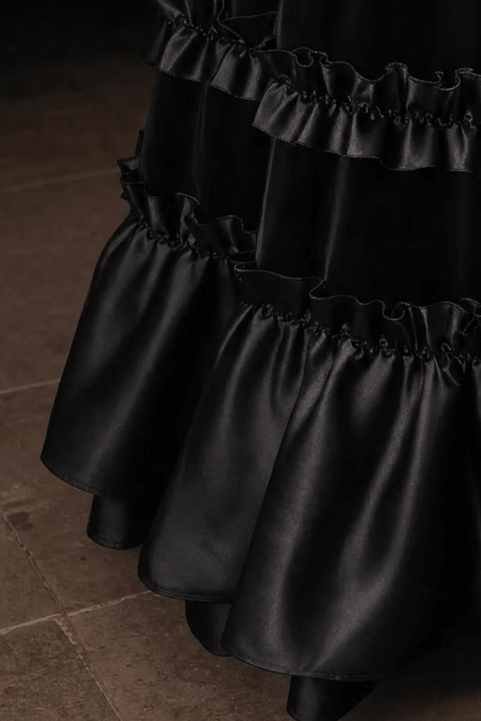Regency Era Black Satin Empire Waist Gown with Pearl Chain Detail – Gothic Bridgerton Inspired Vintage Gown Plus Size - WonderlandByLilian