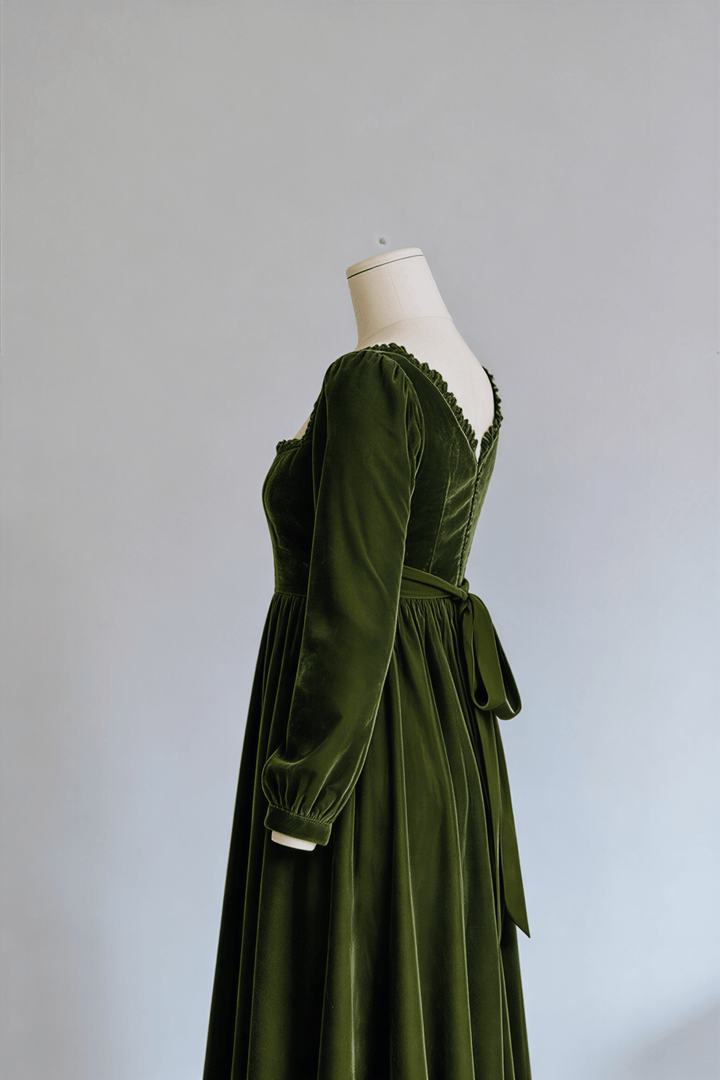 Regency Era Forest Green Empire Waist Vintage Gown with Long Bishop Sleeves and Square Neckline – Bridgerton Inspired Dress Plus Size - WonderlandByLilian