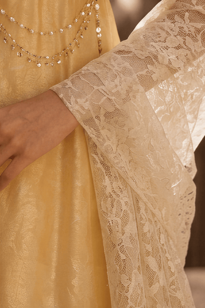 Regency Era Golden Yellow Empire Waist Gown with Pearl Chain Detail – Bridgerton Inspired Evening Dress Plus Size - WonderlandByLilian