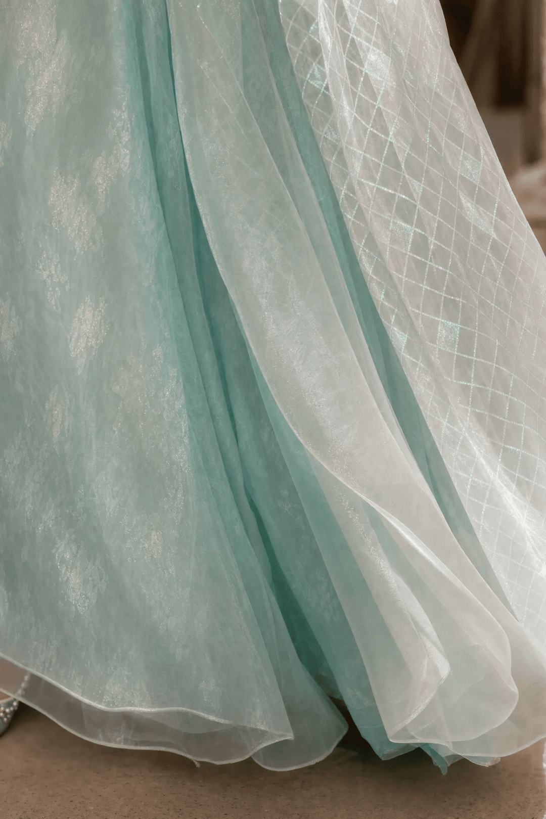 Regency Era Mint Green Empire Waist Gown with Crystal Pearl Chain Detail – Bridgerton Inspired Evening Dress Plus Size - WonderlandByLilian