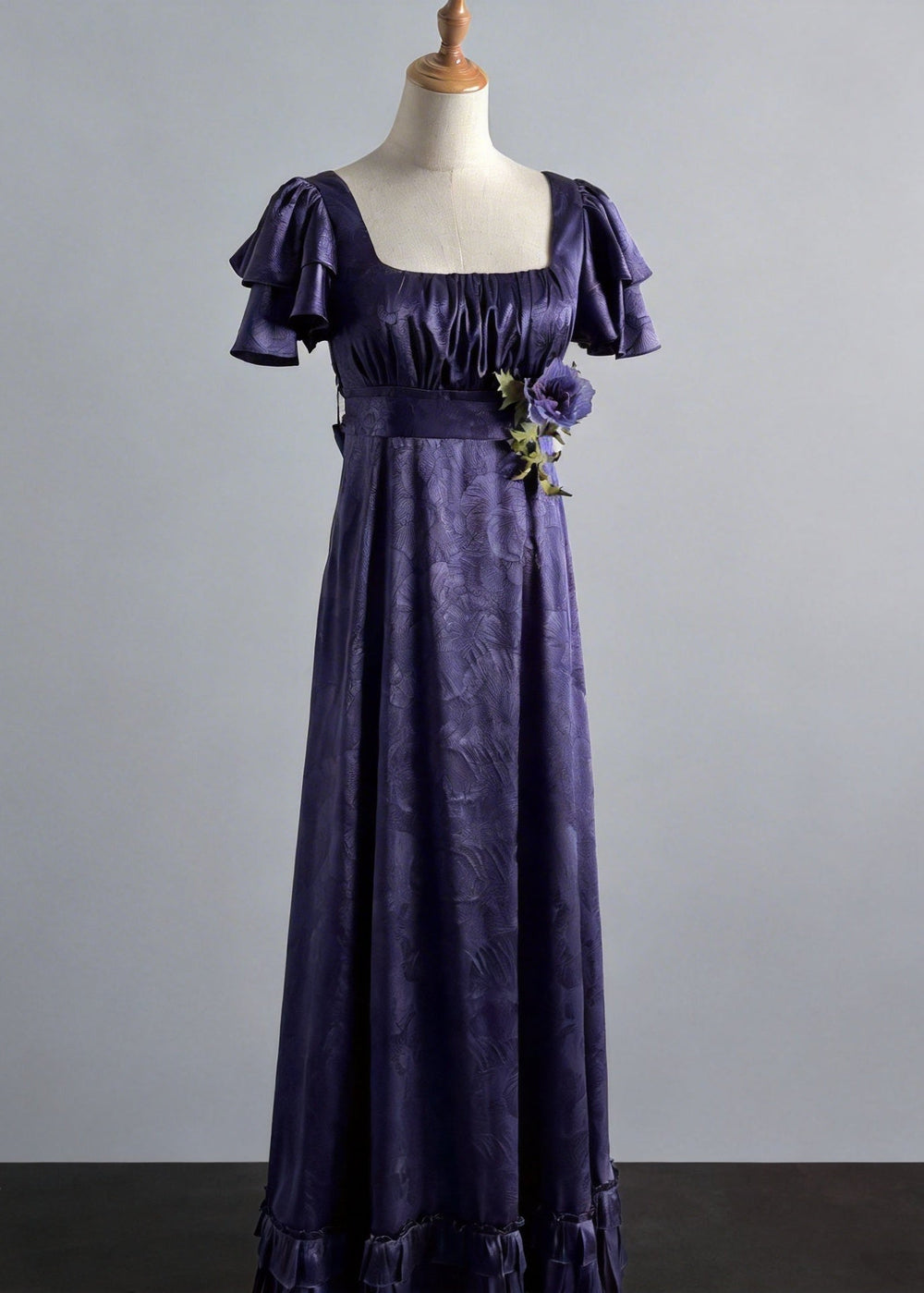 Regency Era Royal Purple Empire Waist Dress with Flutter Sleeves and Floral Waist Detail – Bridgerton Inspired Vintage Gown Plus Size Size 14 / Purple