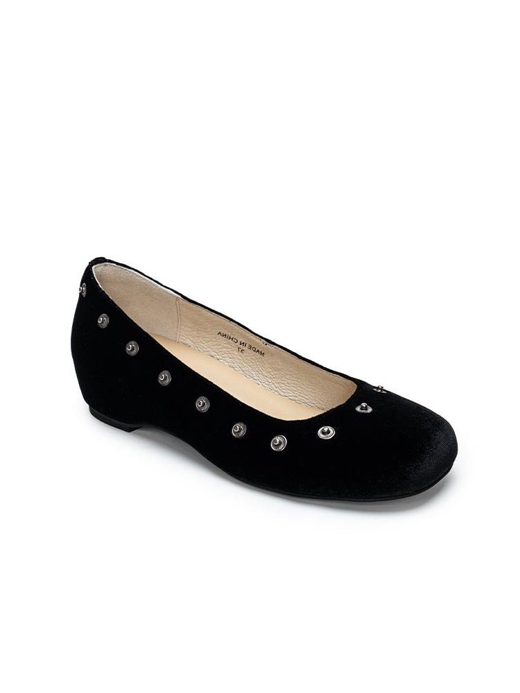 Retro Black Velvet Mary Jane Shoes with Stud Detailing - Vintage 1940s Inspired Flats - WonderlandByLilian