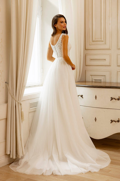 Romantic A-Line Lace Square Neck Sleeveless Wedding Dress Plus Size - WonderlandByLilian