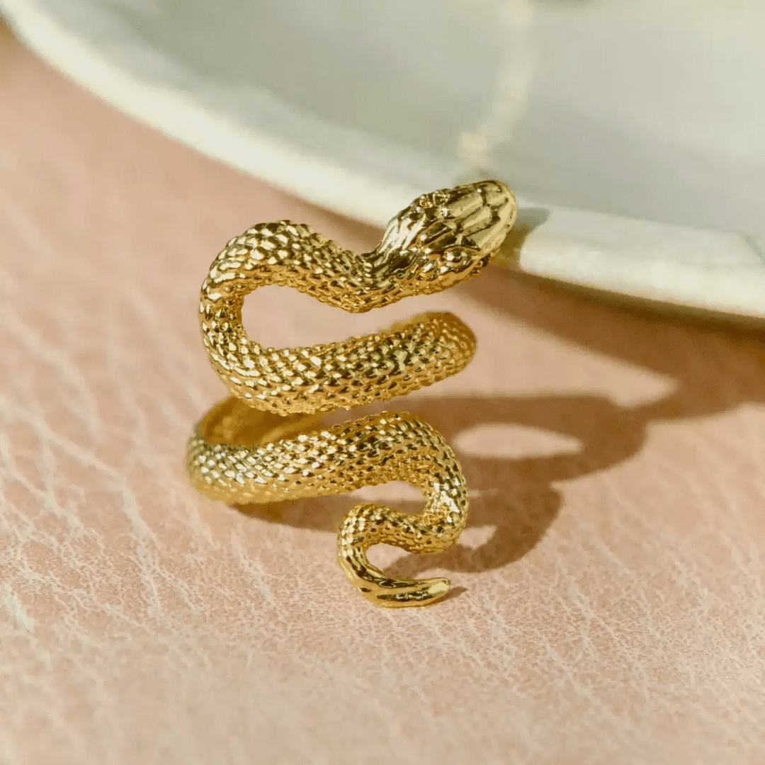 Serpent's Embrace – Handmade Vintage Snake Ring with Green Crystal Eyes – Vajit - WonderlandByLilian