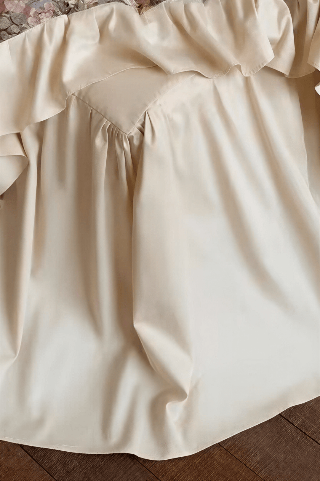 The 'Antique Rose' Beige Manor Bedding Set - WonderlandByLilian