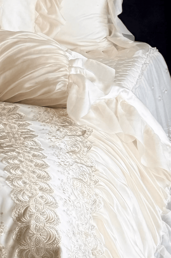 The 'Auburn Manor' Ruffled Bedding Set - WonderlandByLilian