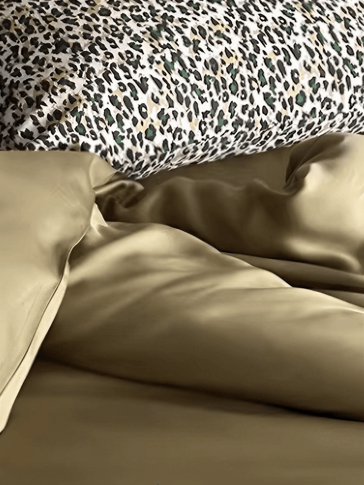 The 'Château Émeraude' Elegant Lyocell Bedding Set - WonderlandByLilian