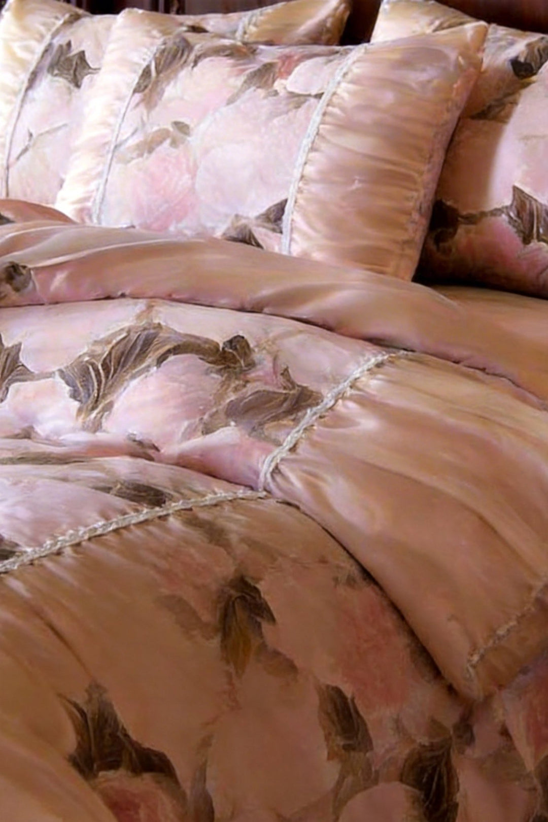 The 'Château Lumière' Floral Ruffled Bedding Set - WonderlandByLilian