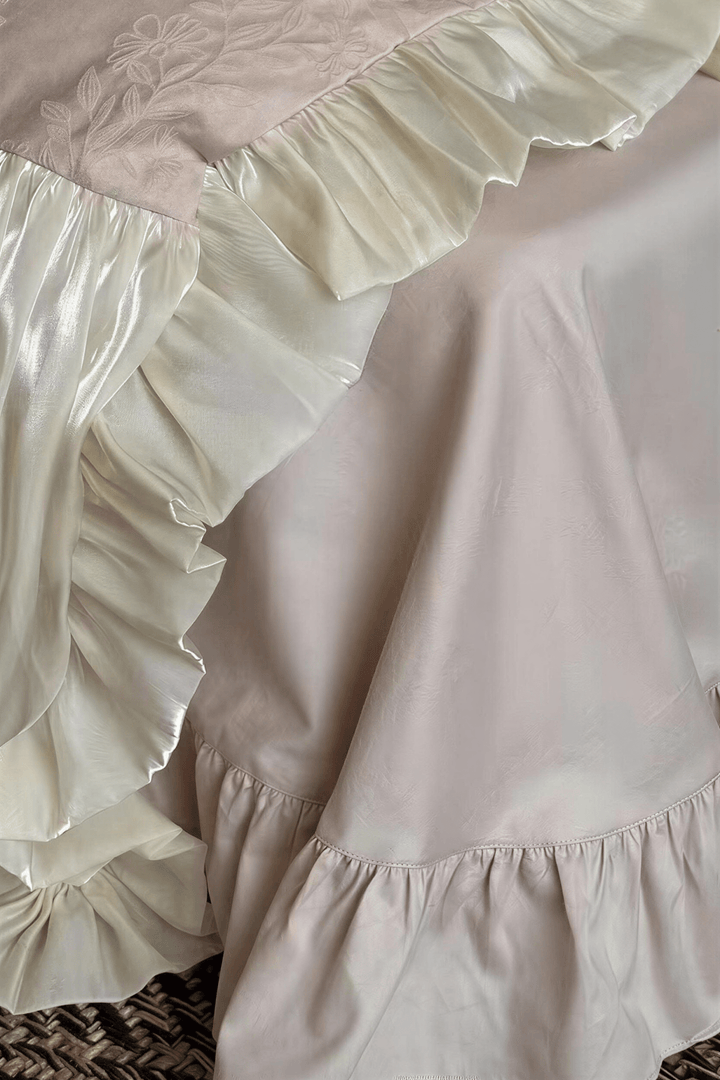 The 'Château Rosaline' Jacquard Ruffled Bedding Set - WonderlandByLilian