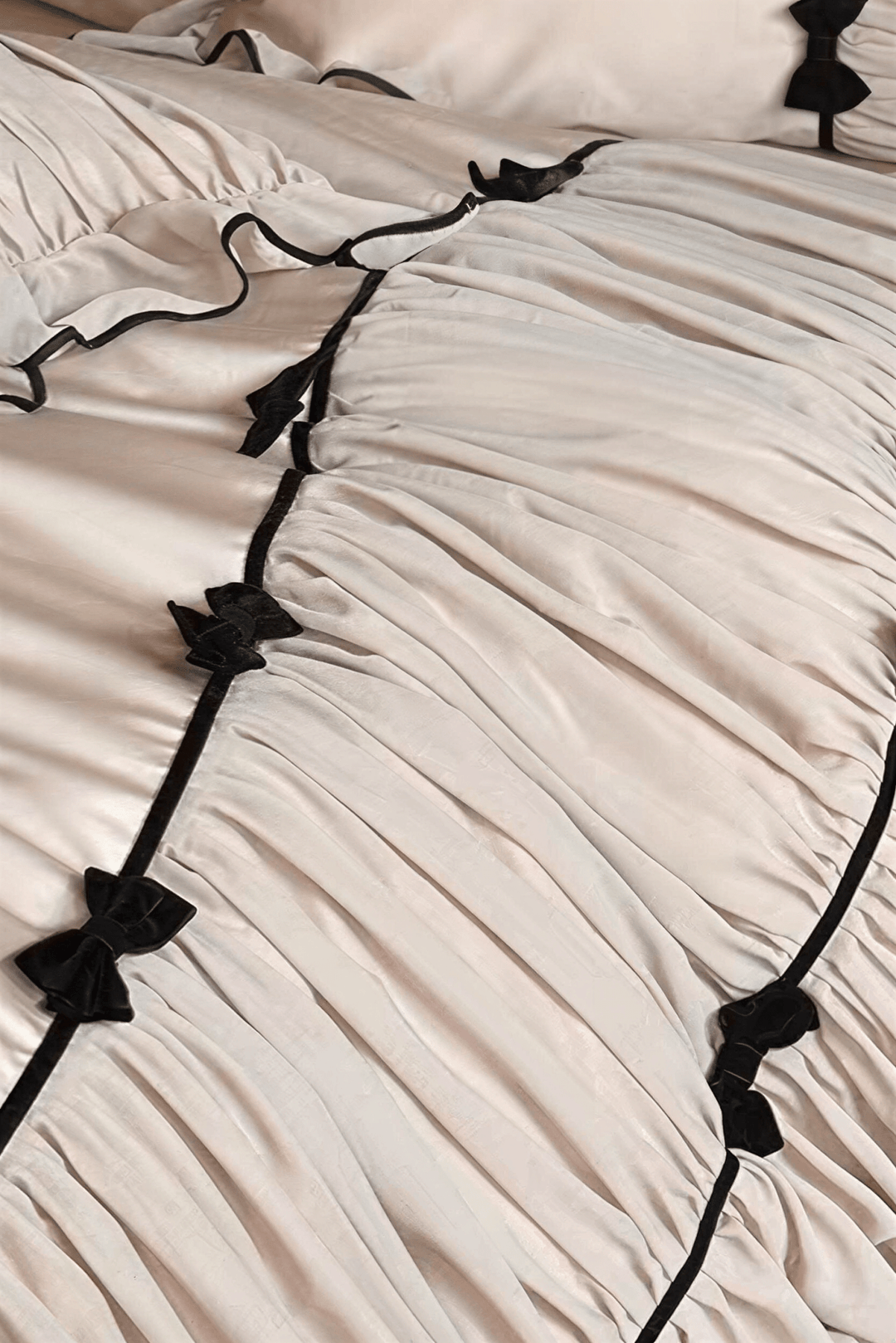 The 'Château Sable Doux' Ruffled Cotton Bedding Set - WonderlandByLilian