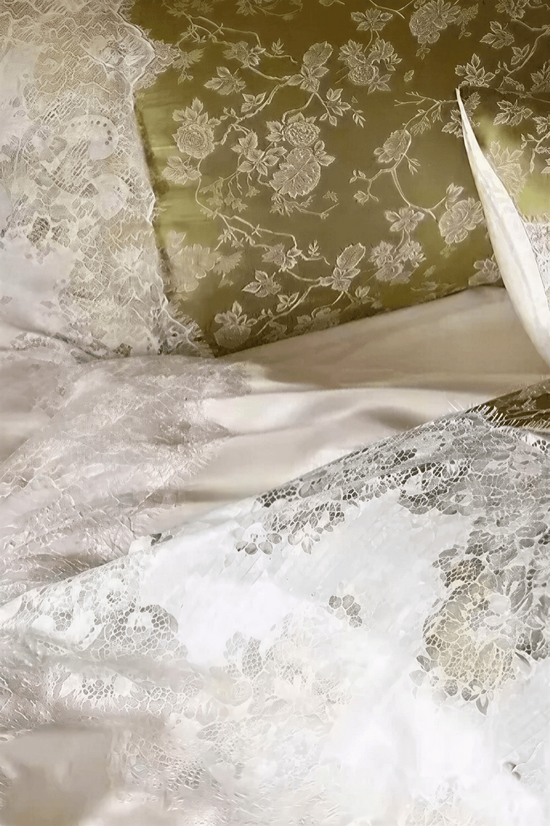 The 'Emerald Muse' Tencel Ruffle Bedding Set - WonderlandByLilian