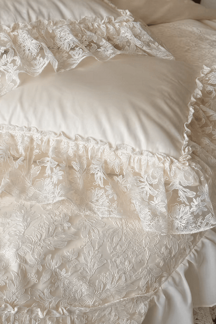 The 'Manor Lace' Ivory Pure Cotton Ruffled Bedding Set - WonderlandByLilian
