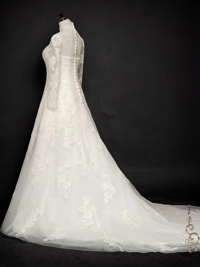 Timeless Beauty: Vintage Style Modest Lace Wedding Dress with High Neck - WonderlandByLilian