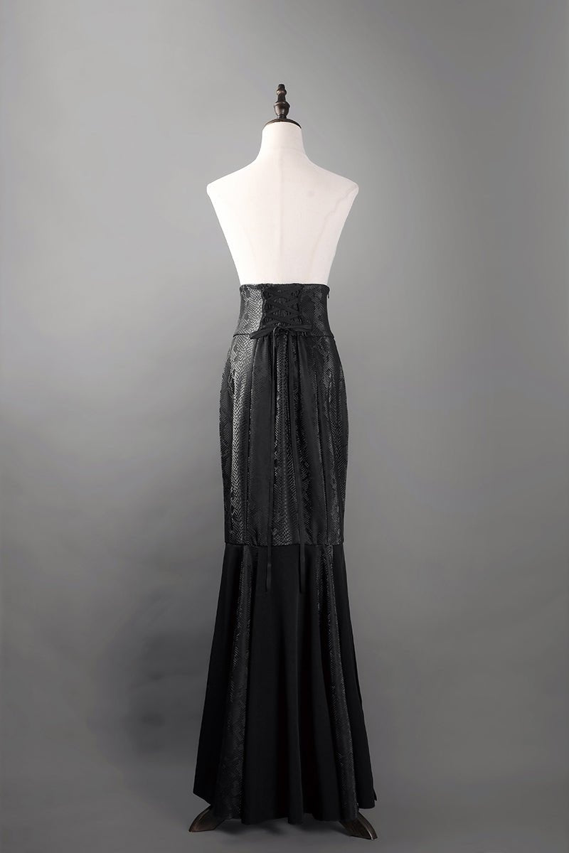 Victorian - Inspired Gothic Black Halter Dress with Bell Sleeves and Lace - Up – Long Sleeves Evening Gown Plus Size - WonderlandByLilian