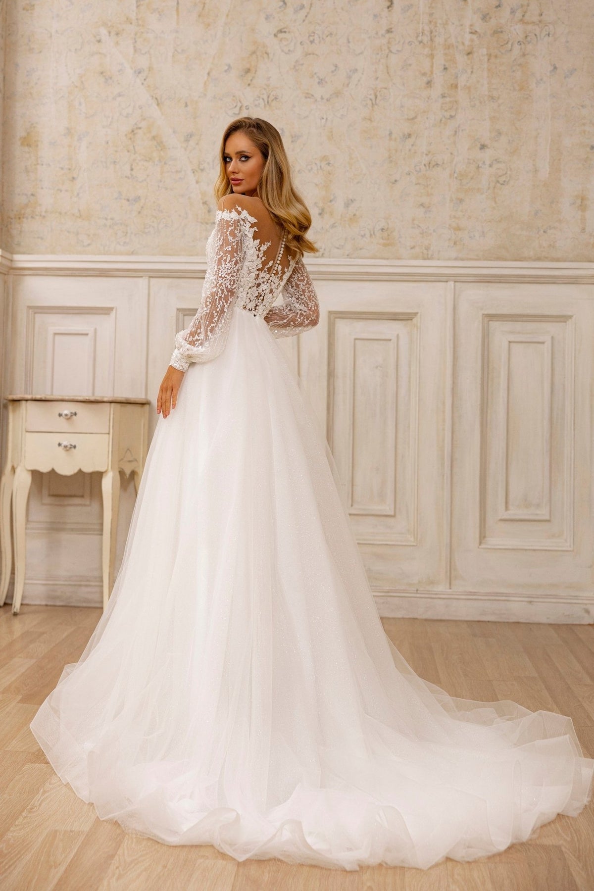 Wedding Dress Styles Vintage Lace Illusion Neckline Bridal Gown Long Sleeve A-Line Weddin WonderlandByLilian Wedding Dress Styles Vintage Lace Illusion Neckline Bridal Gown Long Sleeve A-Line Weddin WonderlandByLilian