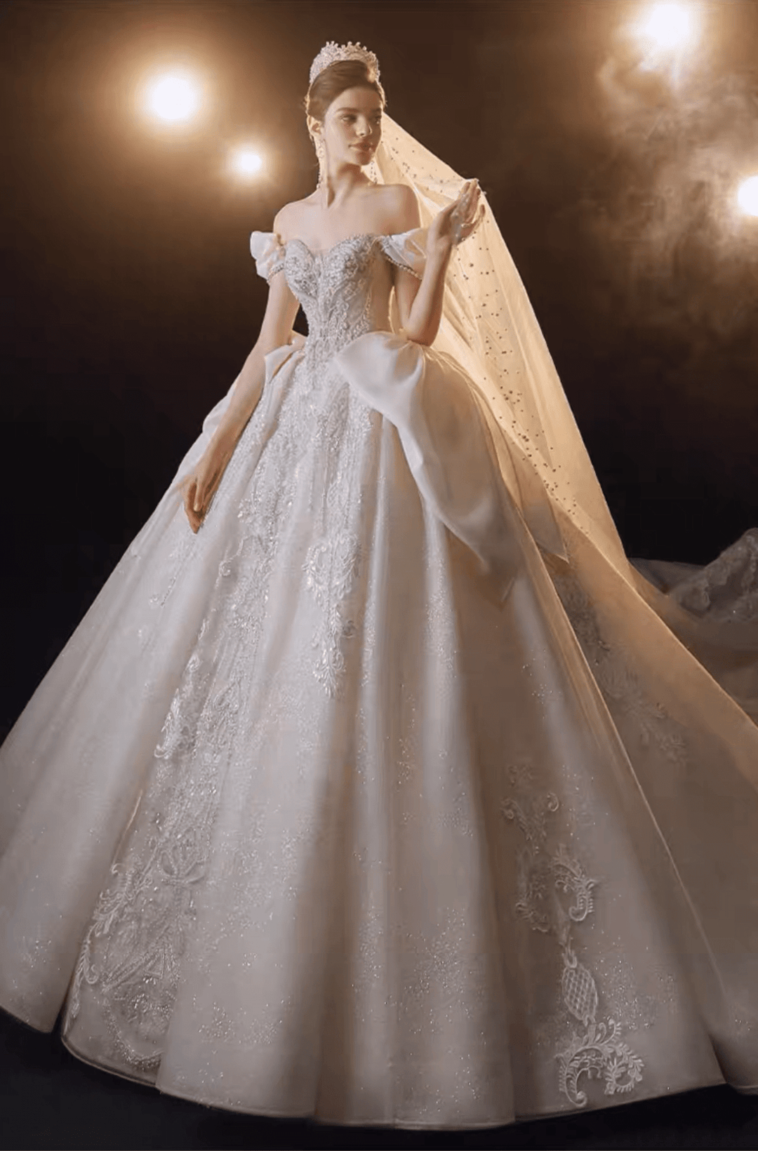 luxury princess wedding dresses Luxury Floral Long-Sleeved Princess Wedding Dress
