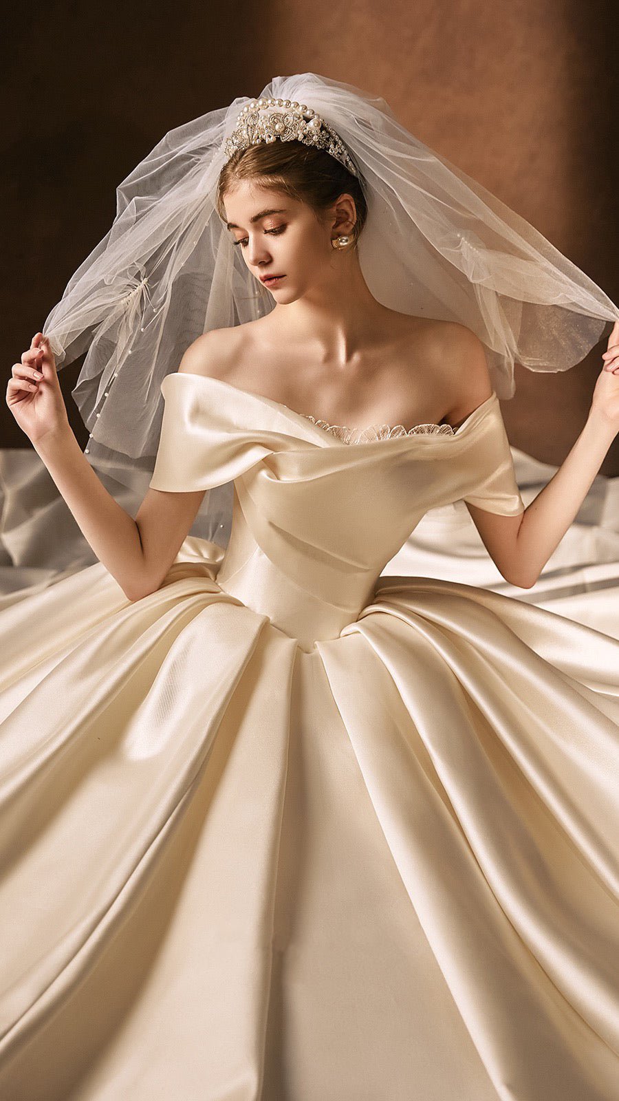 Vintage Luxury Princess Light Ivory Wedding Dress With A-Line - Plus Size - WonderlandByLilian
