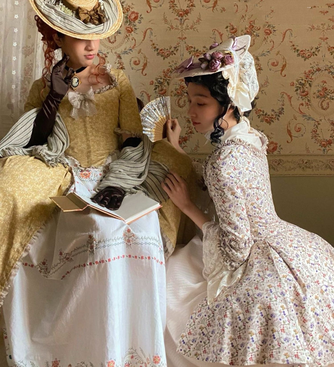 18th century princess dress Renaissance Queen Marie Antoinette Rococo Georgian Dress 18th Century Floral Princess Theater Costume (Size: M)