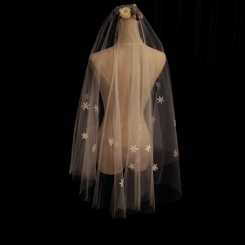 Bridal Flower Veil With Daisy Silk - Waltz Wedding Veil - WonderlandByLilian