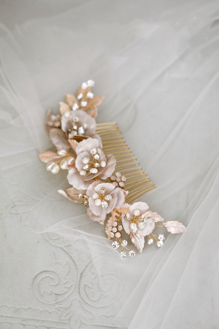 Bridal Hair Comb White Flowers Headpiece With Platinum - WonderlandByLilian