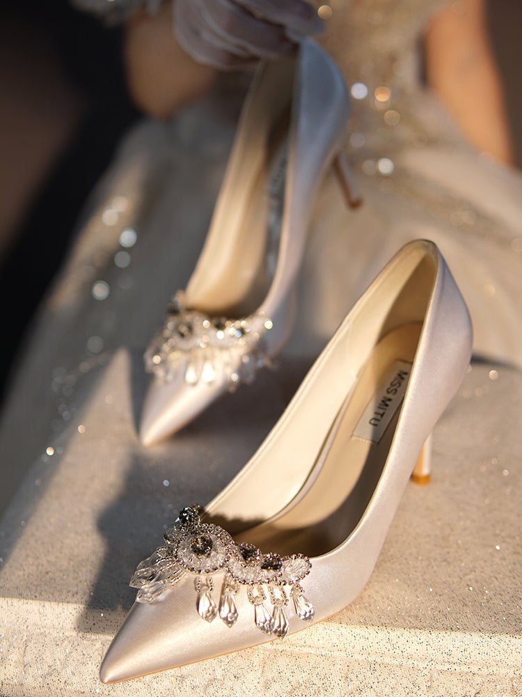 Diamond Dreams Bridal Pumps With Bows - WonderlandByLilian