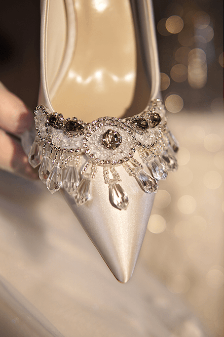 Diamond Dreams Bridal Pumps With Bows - WonderlandByLilian