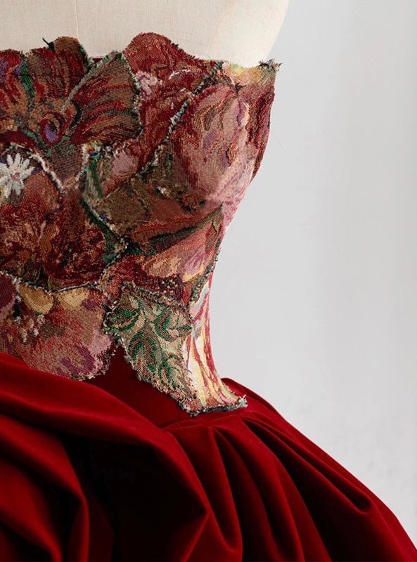 Gown Velvet Red Hight Embroidry Elegant Red Velvet Dress With Gold Embellishments Gown Velvet Red Hight Embroidry Elegant Red Velvet Dress With Gold Embellishments