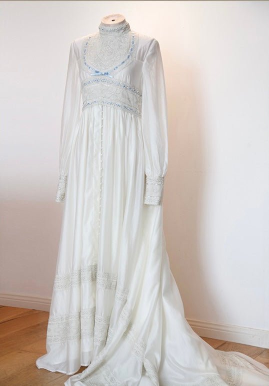 GUNNE SAX INSPIRED WHITE LACE WEDDING DRESS -VINTAGE VICTORIAN WEDDING DRESS - PLUS SIZE - WonderlandByLilian