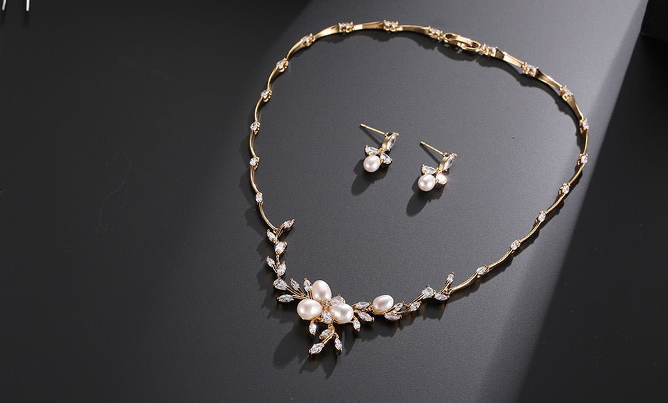 Minimalist Pearl and Flower Diamond Bridal Necklace and Earrings Set
